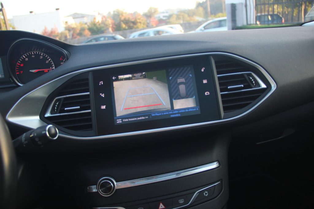 Peugeot 308 1.2 PureTech /130cv/ TECH EDITION – foto 12