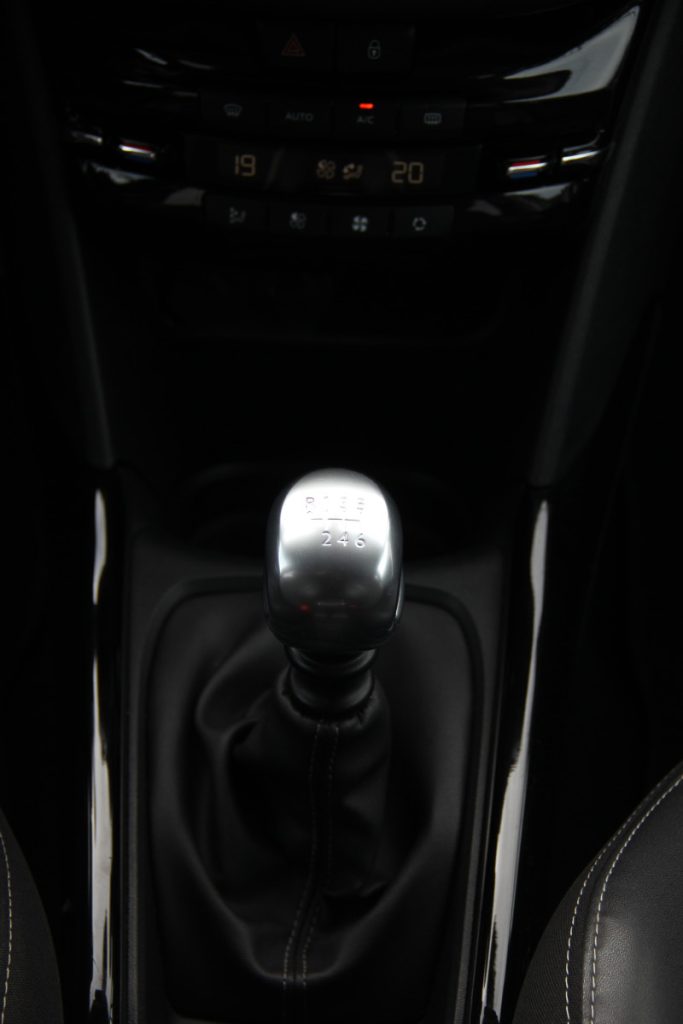 Peugeot 2008 1.2 PureTech /130cv/ ALLURE – foto 15
