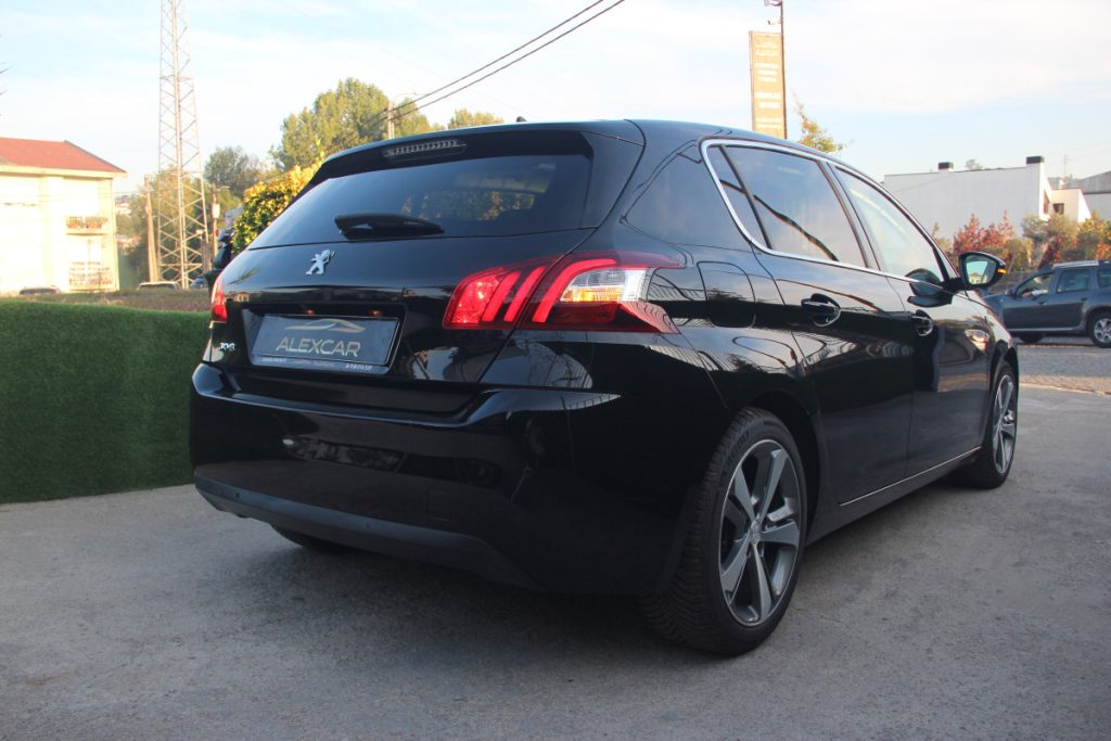 Peugeot 308 1.2 PureTech /130cv/ TECH EDITION – foto 4
