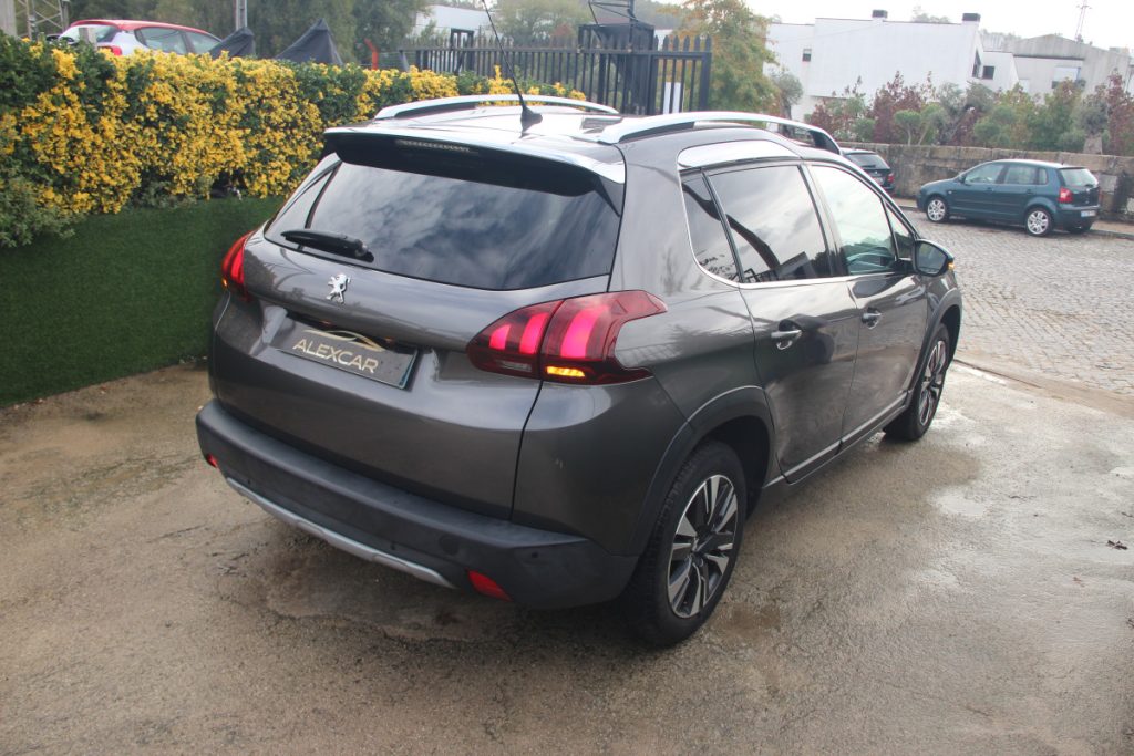 Peugeot 2008 1.2 PureTech /130cv/ ALLURE – foto 4