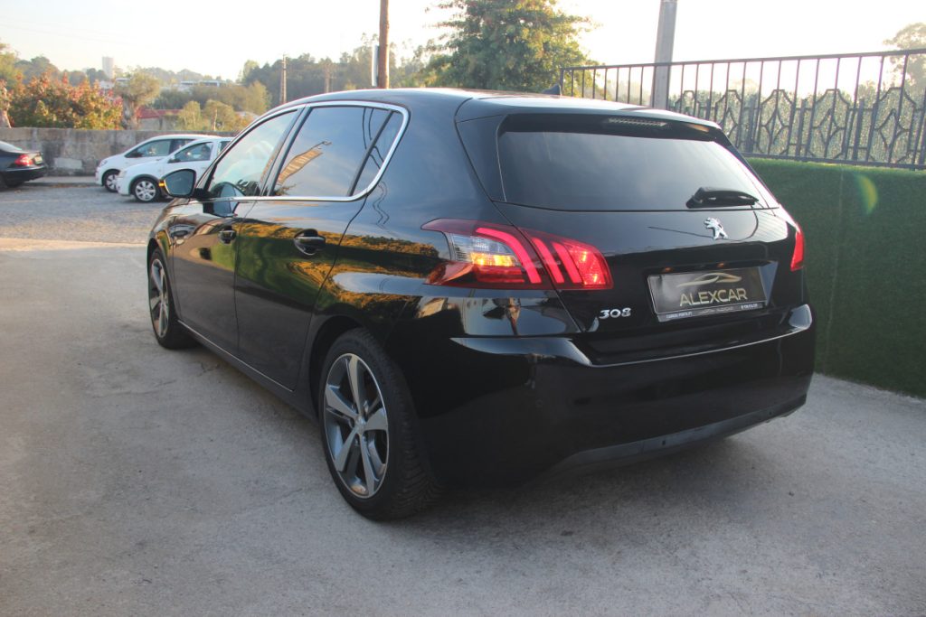 Peugeot 308 1.2 PureTech /130cv/ TECH EDITION – foto 5