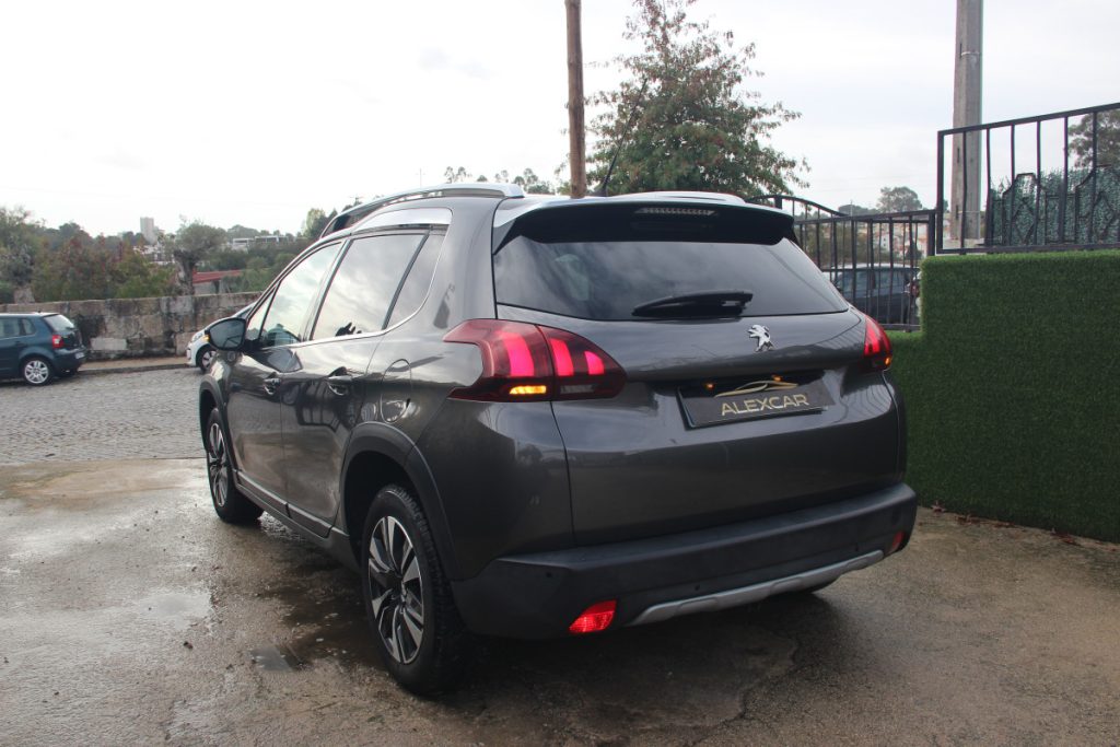 Peugeot 2008 1.2 PureTech /130cv/ ALLURE – foto 5