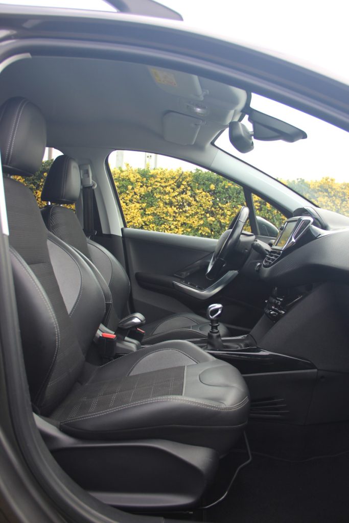 Peugeot 2008 1.2 PureTech /130cv/ ALLURE – foto 7