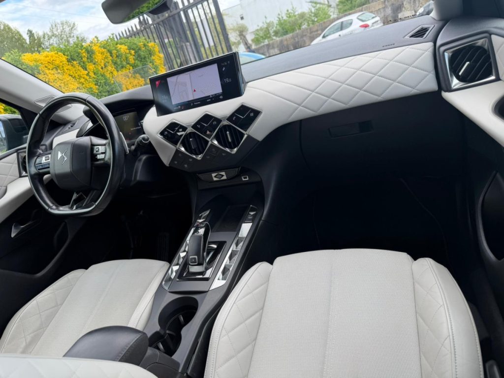 DS3 1.2 PureTech 130cv /EAT8/ Grand CHIC RIVOLI – foto 9