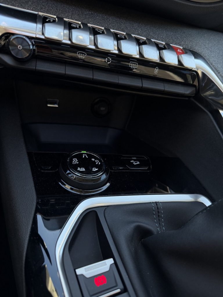 Peugeot 3008 1.2 PureTech /130cv/ CROSSWAY – foto 12