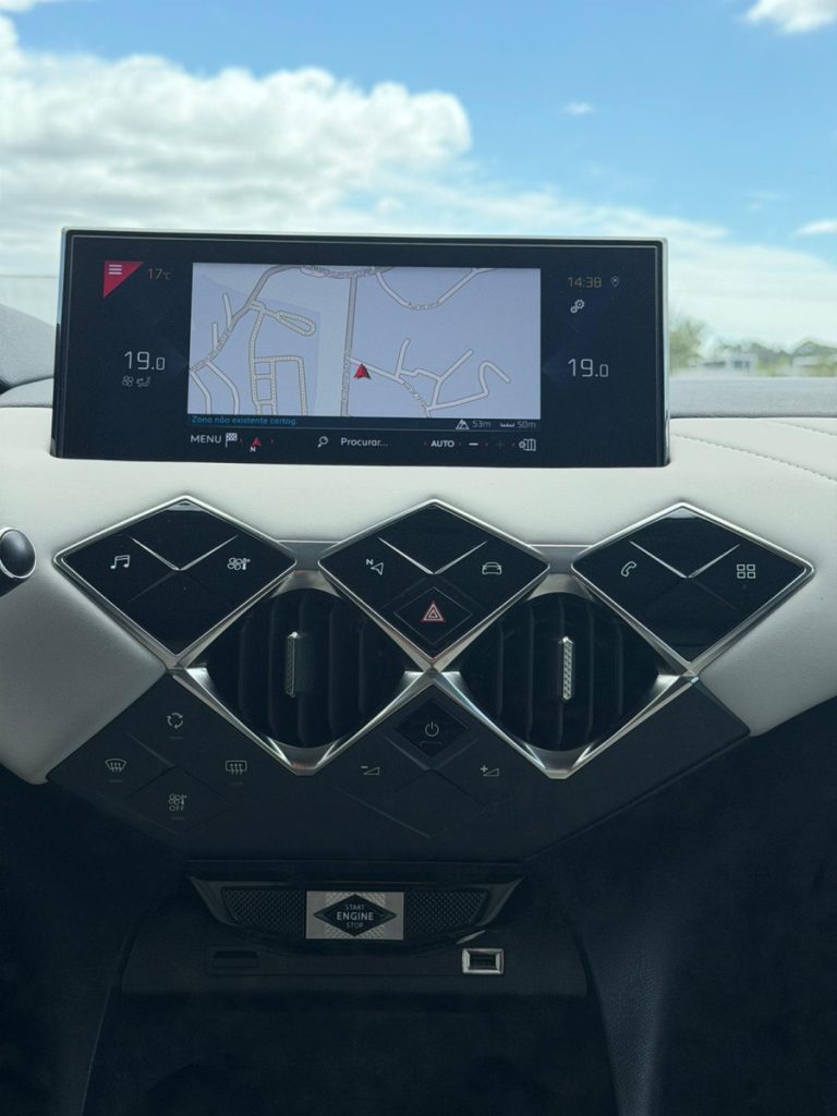 DS3 1.2 PureTech 130cv /EAT8/ Grand CHIC RIVOLI – foto 12