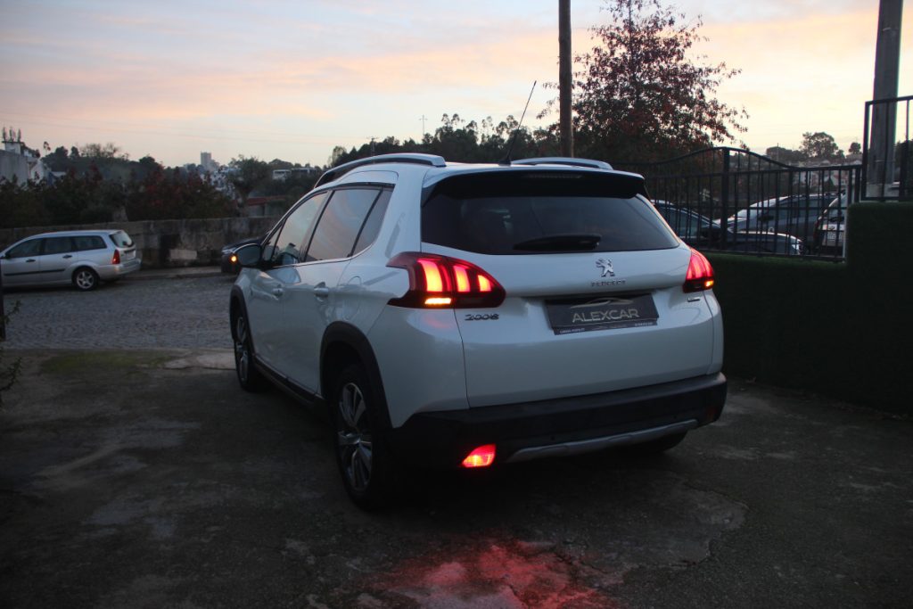 Peugeot 2008 1.2 PureTech /130cv/ CROSSWAY – foto 4