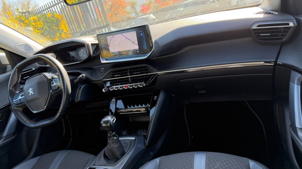 Peugeot 2008 1.2 PureTech / ALLURE – foto 8