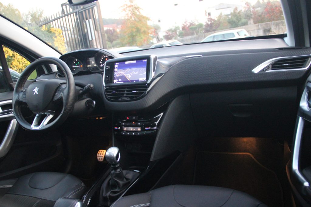 Peugeot 2008 1.2 PureTech /130cv/ CROSSWAY – foto 9