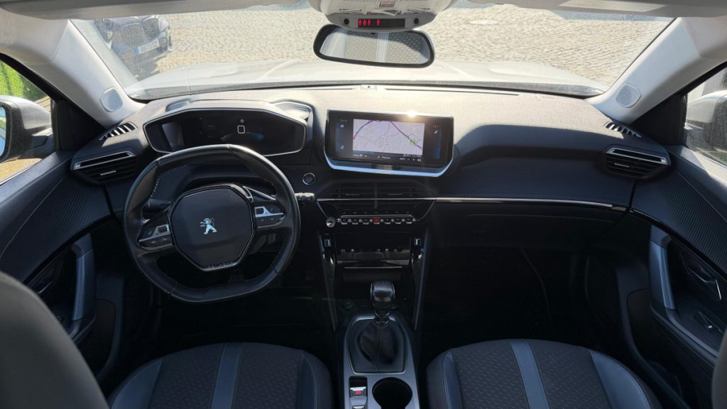 Peugeot 2008 1.2 PureTech / ALLURE – foto 9