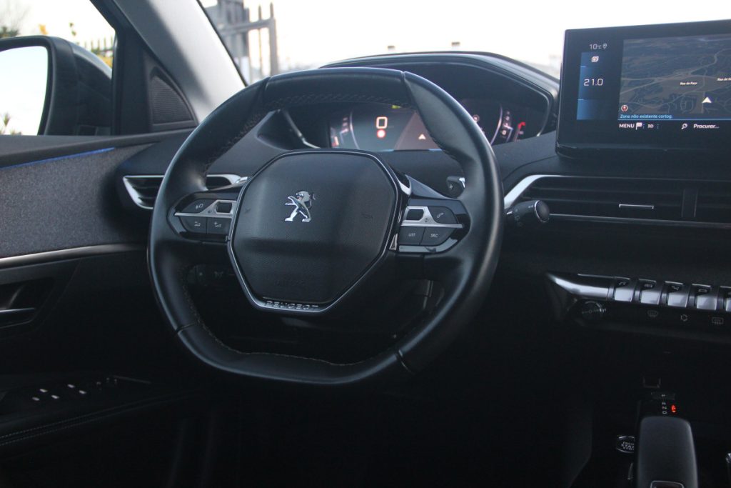 Peugeot 3008 1.2 PureTech /130cv/ EAT8 / ALLURE – foto 11