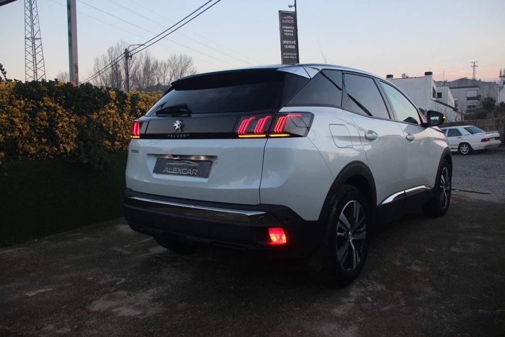 Peugeot 3008 1.2 PureTech /130cv/ EAT8 / ALLURE – foto 4