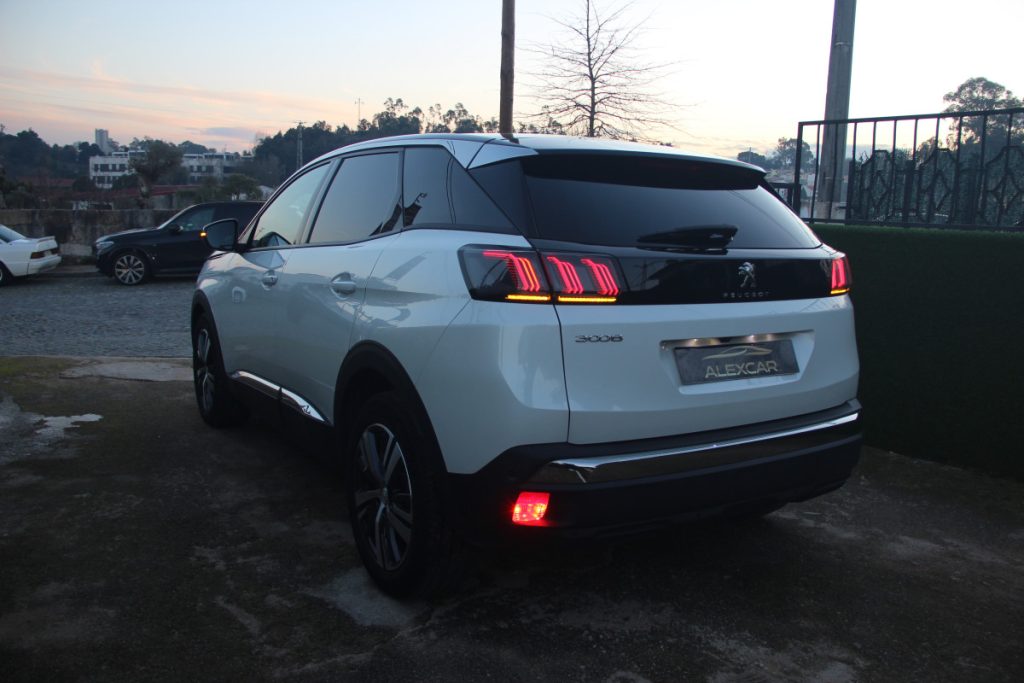 Peugeot 3008 1.2 PureTech /130cv/ EAT8 / ALLURE – foto 5