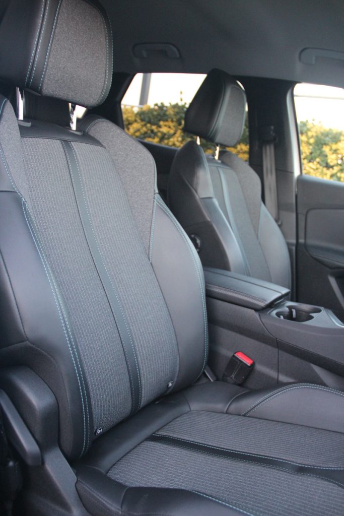 Peugeot 3008 1.2 PureTech /130cv/ EAT8 / ALLURE – foto 7