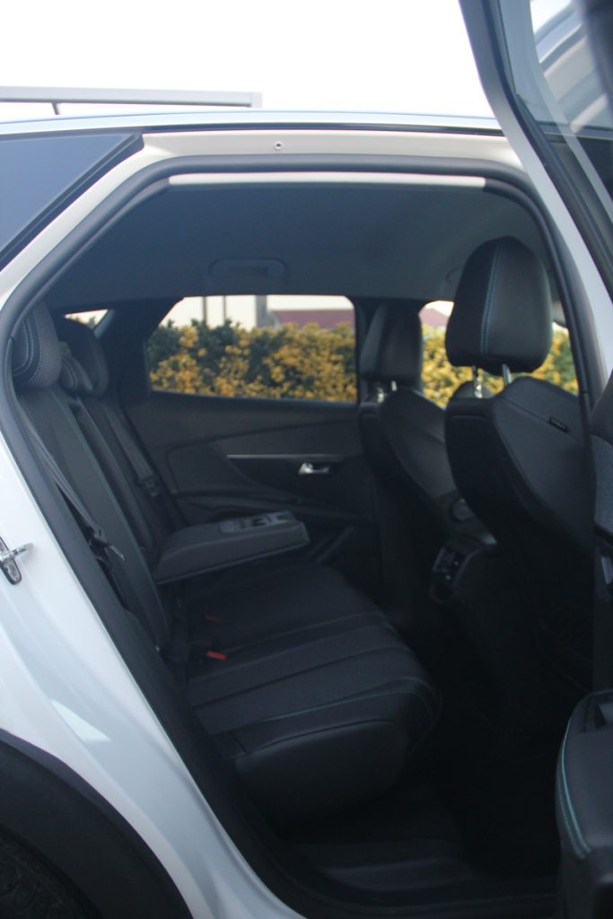 Peugeot 3008 1.2 PureTech /130cv/ EAT8 / ALLURE – foto 8