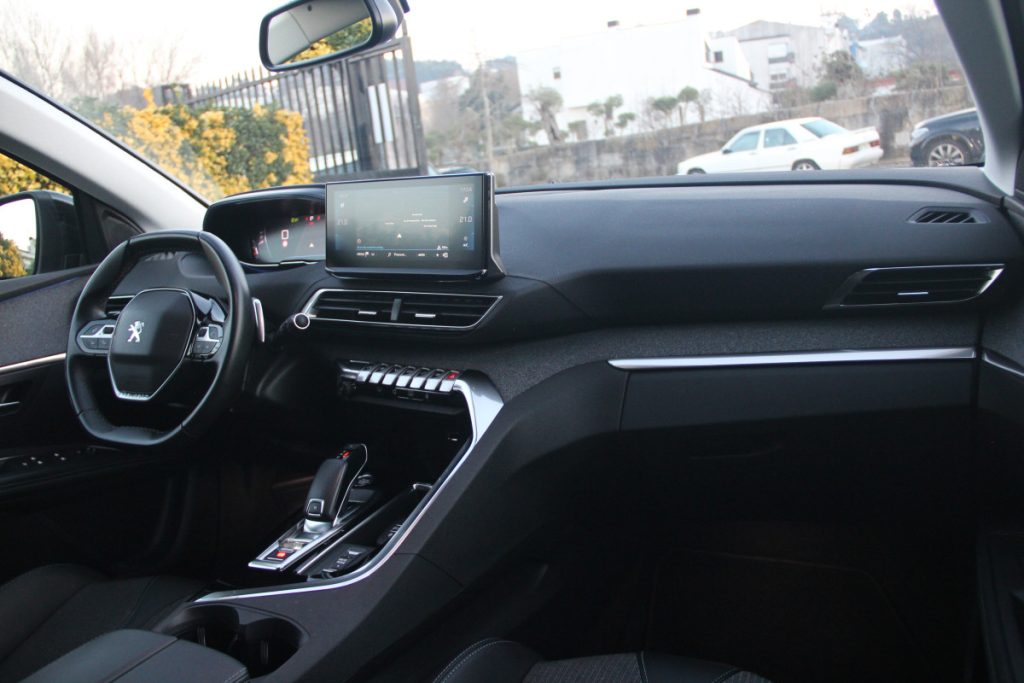 Peugeot 3008 1.2 PureTech /130cv/ EAT8 / ALLURE – foto 9