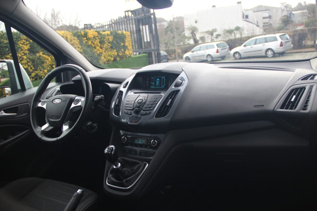 FORD Tourneo Connect 1.5 TDCi /120cv/ TITANIUM – foto 9