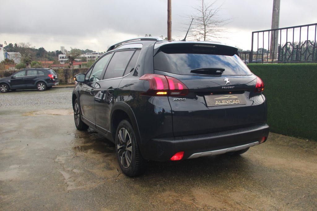 Peugeot 2008 1.2 PureTech /130cv/ ALLURE – foto 5