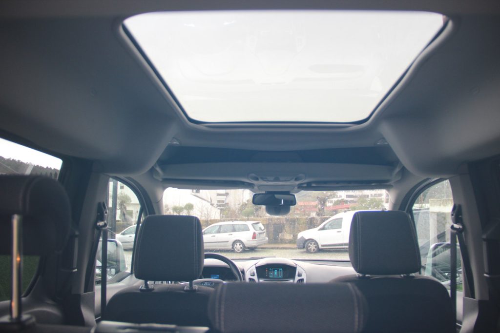 FORD Tourneo Connect 1.5 TDCi /120cv/ TITANIUM – foto 13
