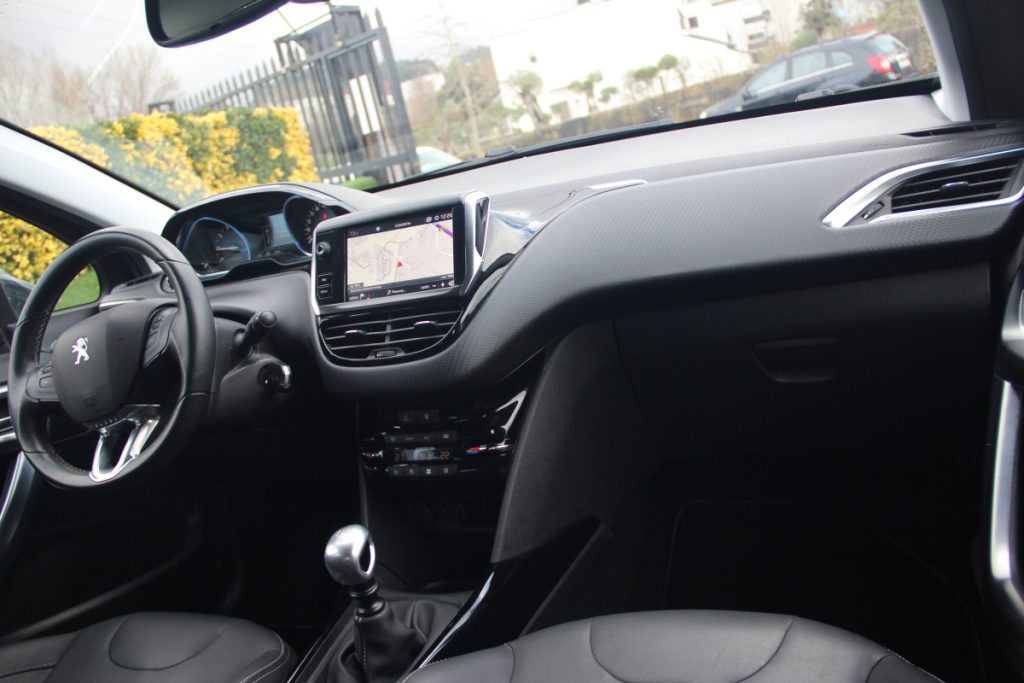 Peugeot 2008 1.2 PureTech /130cv/ ALLURE – foto 8