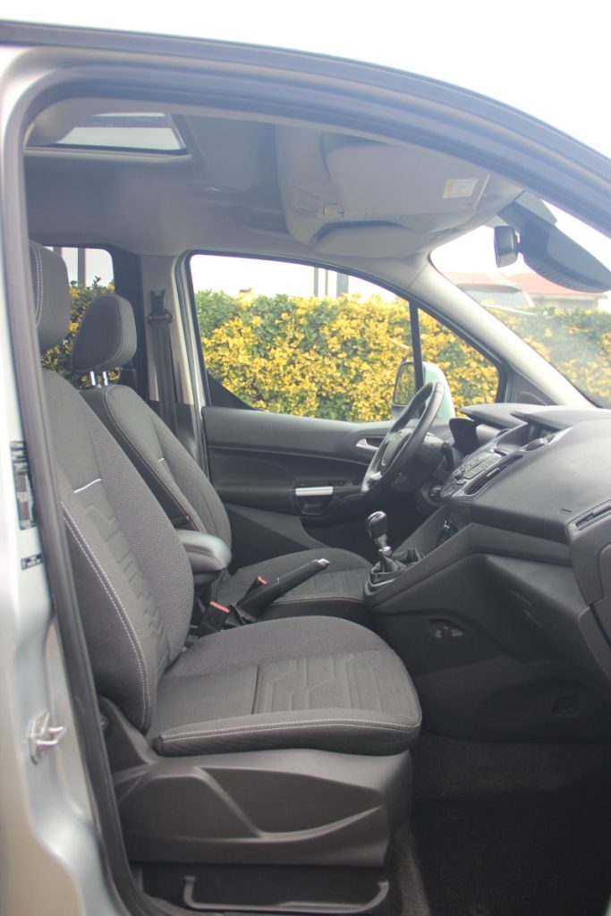 FORD Tourneo Connect 1.5 TDCi /120cv/ TITANIUM – foto 6
