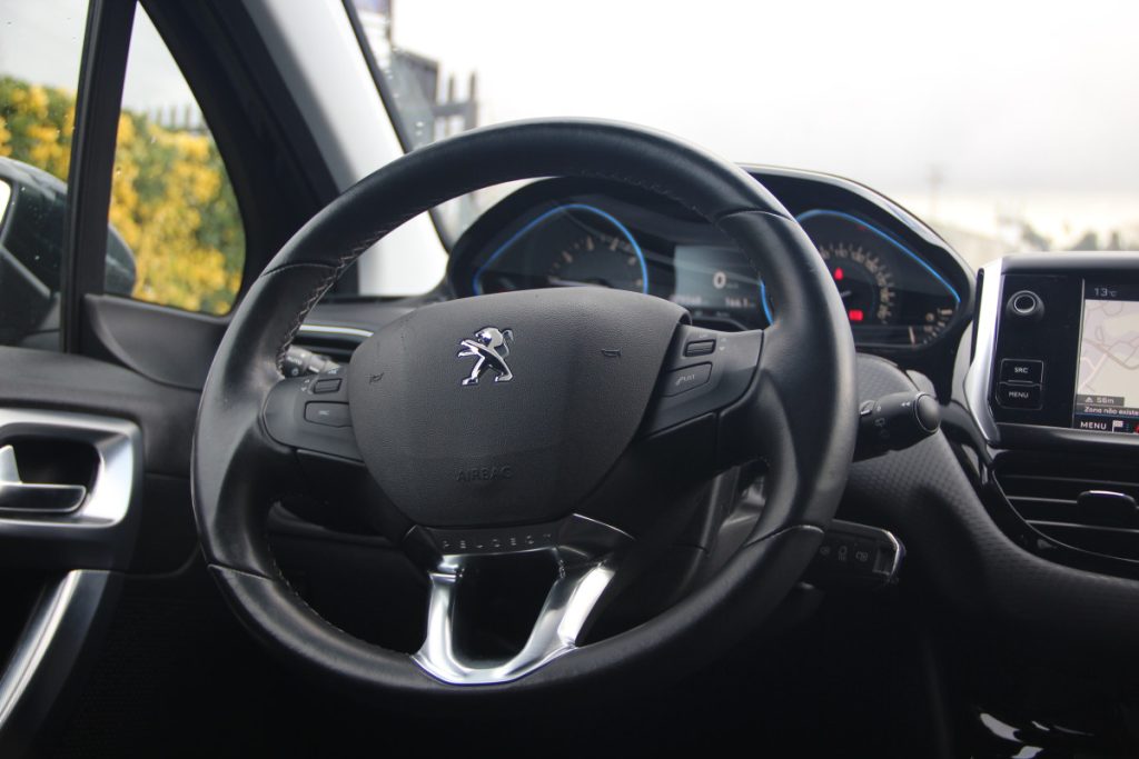 Peugeot 2008 1.2 PureTech /130cv/ ALLURE – foto 10