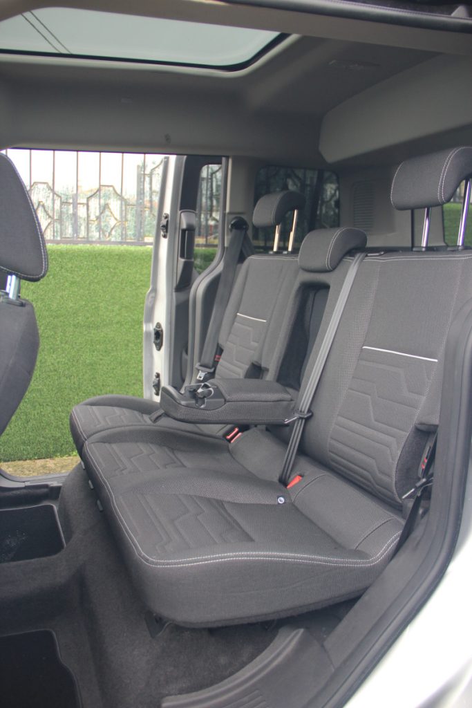 FORD Tourneo Connect 1.5 TDCi /120cv/ TITANIUM – foto 8
