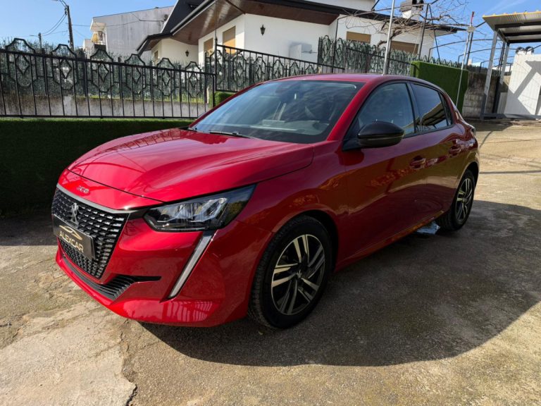 Peugeot 208 1.2 PureTech / ALLURE /