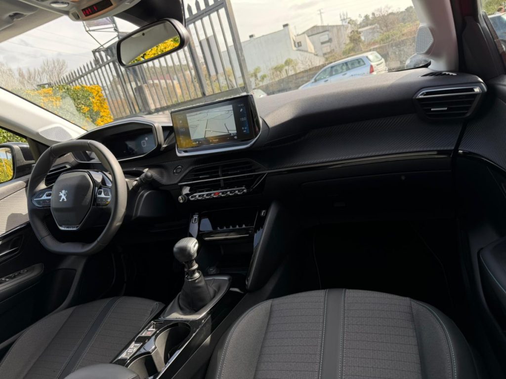 Peugeot 208 1.2 PureTech / ALLURE / – foto 8
