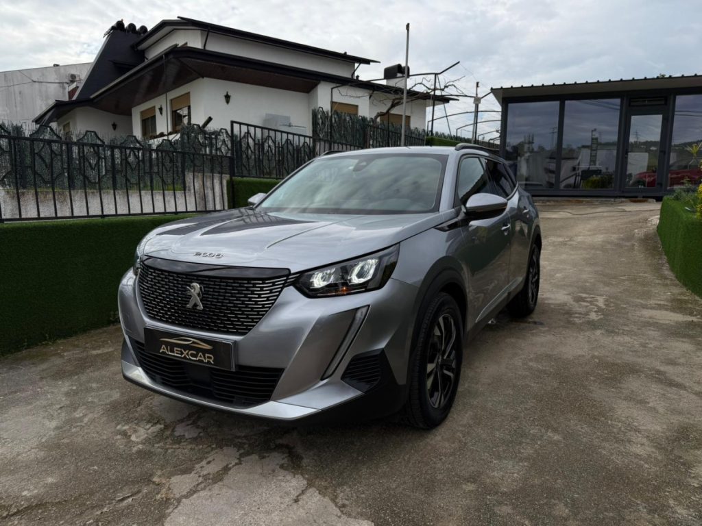 Peugeot 2008 1.2 PureTech / ALLURE – foto 1