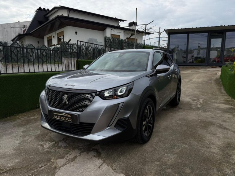 Peugeot 2008 1.2 PureTech / ALLURE