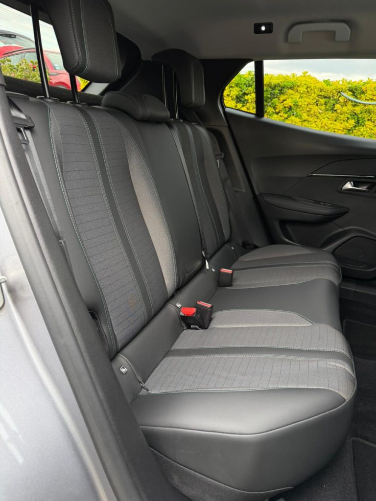 Peugeot 2008 1.2 PureTech / ALLURE – foto 9
