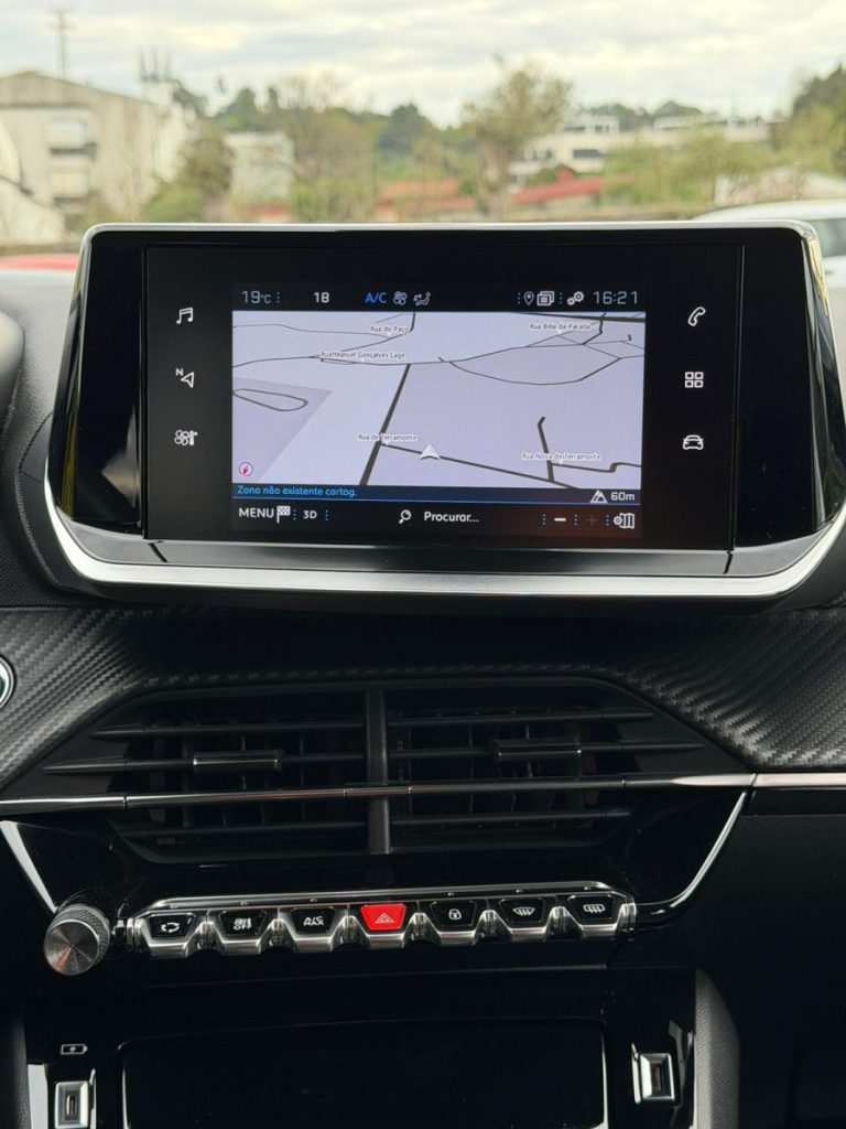Peugeot 2008 1.2 PureTech / ALLURE – foto 12