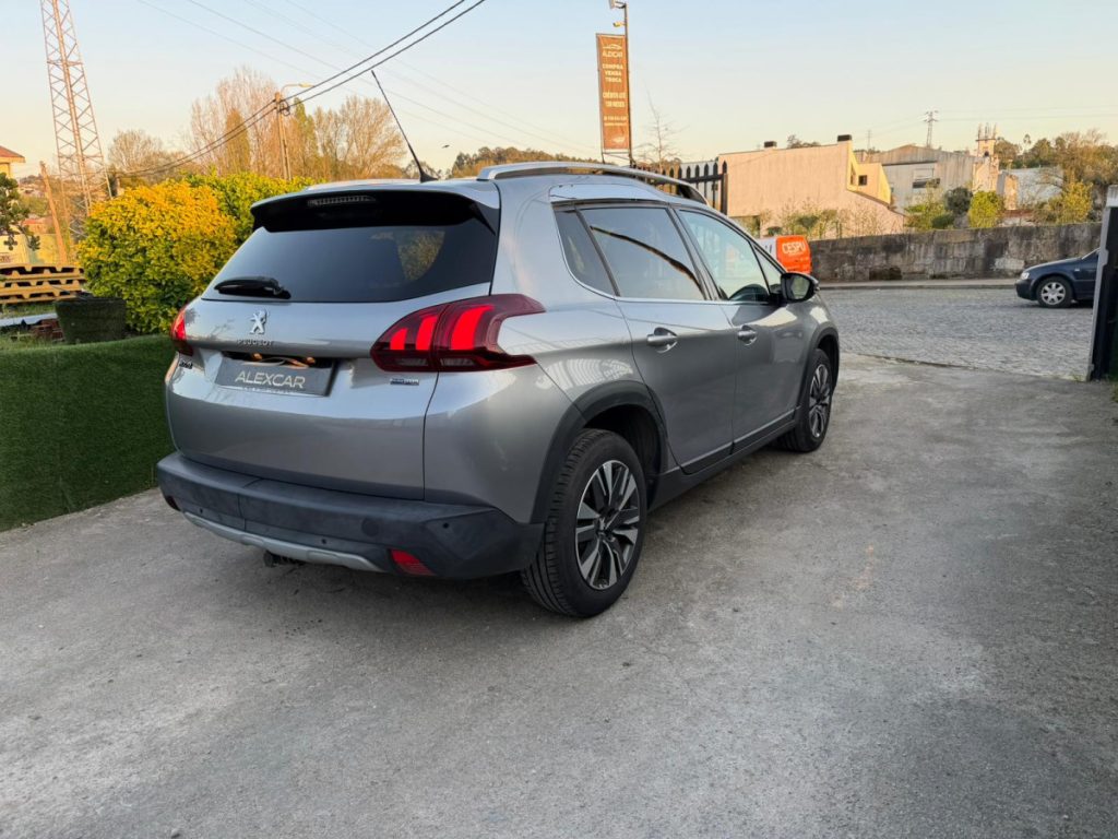 Peugeot 2008 1.2 PureTech /110cv/ ALLURE – foto 4