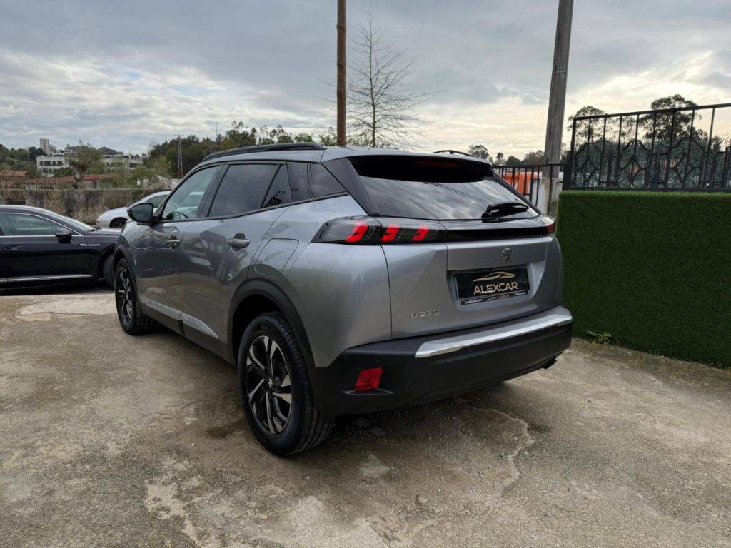 Peugeot 2008 1.2 PureTech / ALLURE – foto 4