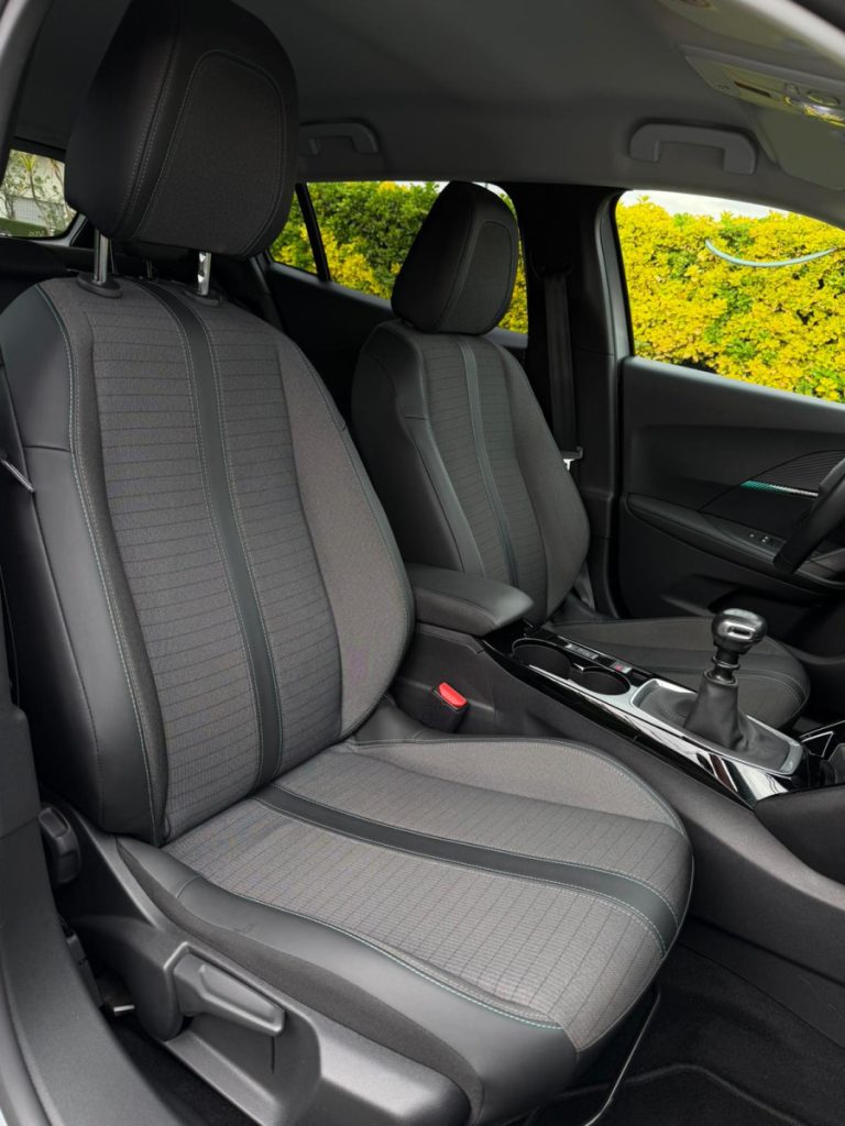Peugeot 2008 1.2 PureTech / ALLURE – foto 8