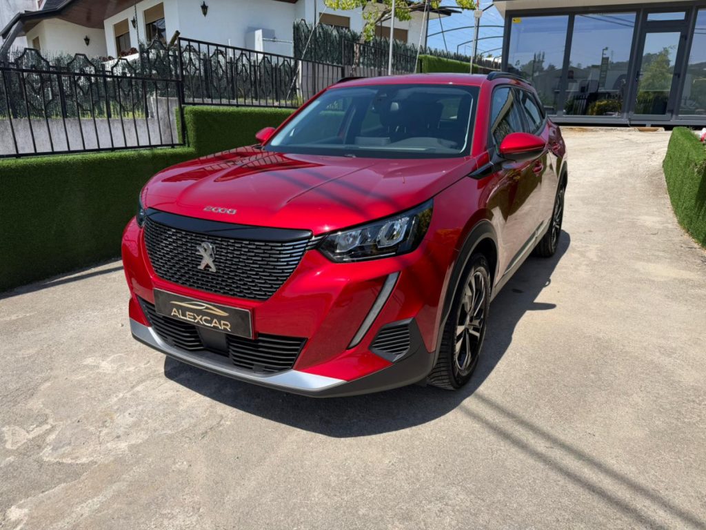 Peugeot 2008 1.2 PureTech / ALLURE – foto 1