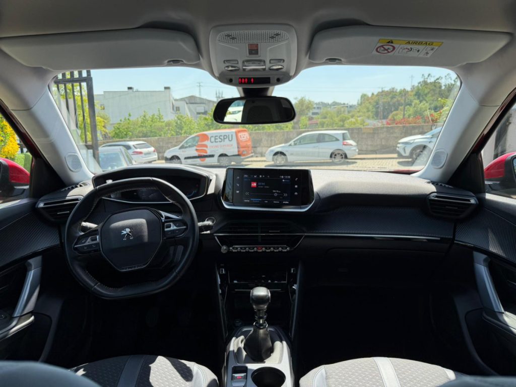 Peugeot 2008 1.2 PureTech / ALLURE – foto 10