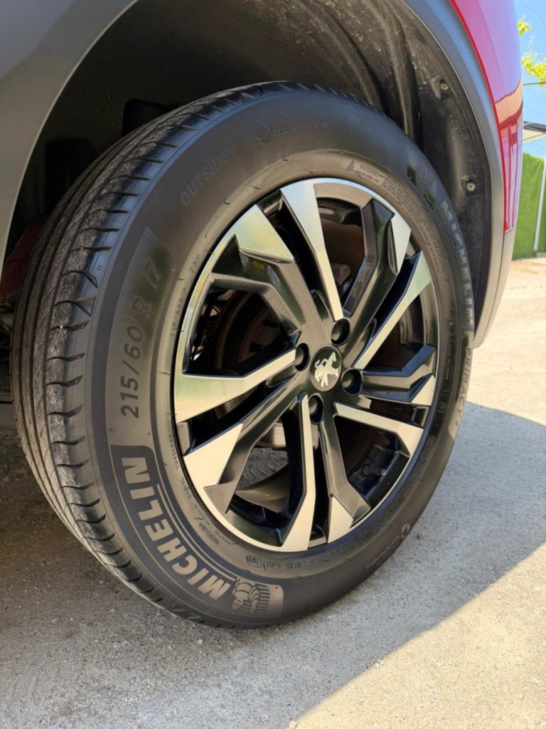 Peugeot 2008 1.2 PureTech / ALLURE – foto 13