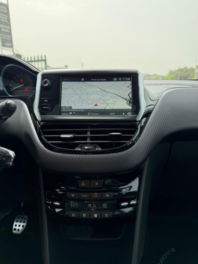 Peugeot 2008 1.2 PureTech /130cv/ CROSSWAY – foto 12
