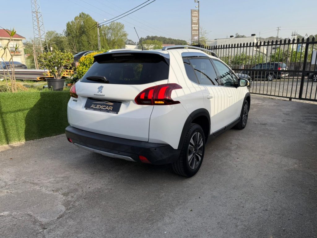 Peugeot 2008 1.2 PureTech /130cv/ EAT6 / ALLURE – foto 3