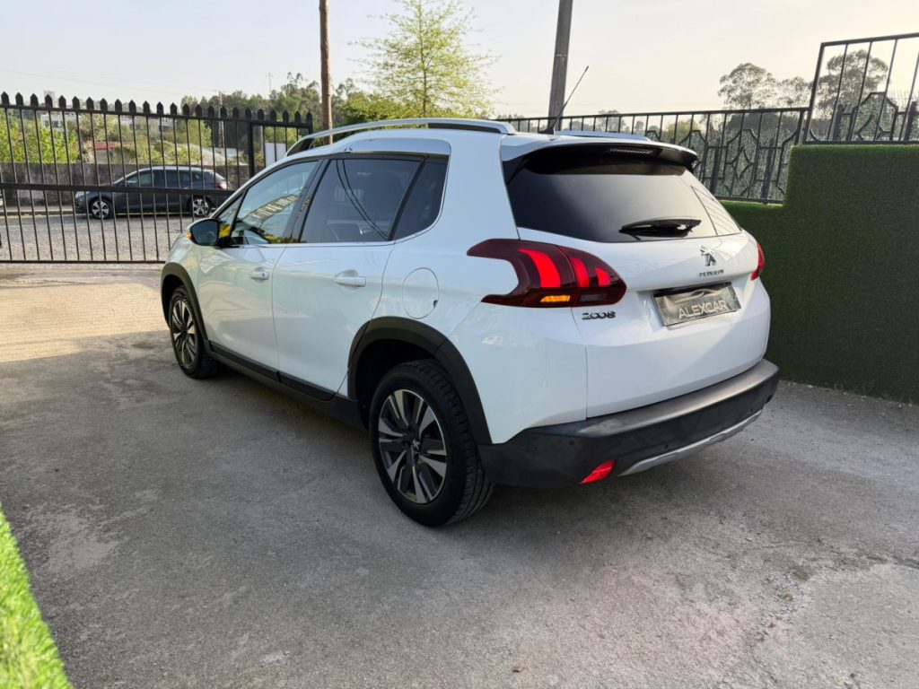 Peugeot 2008 1.2 PureTech /130cv/ EAT6 / ALLURE – foto 4