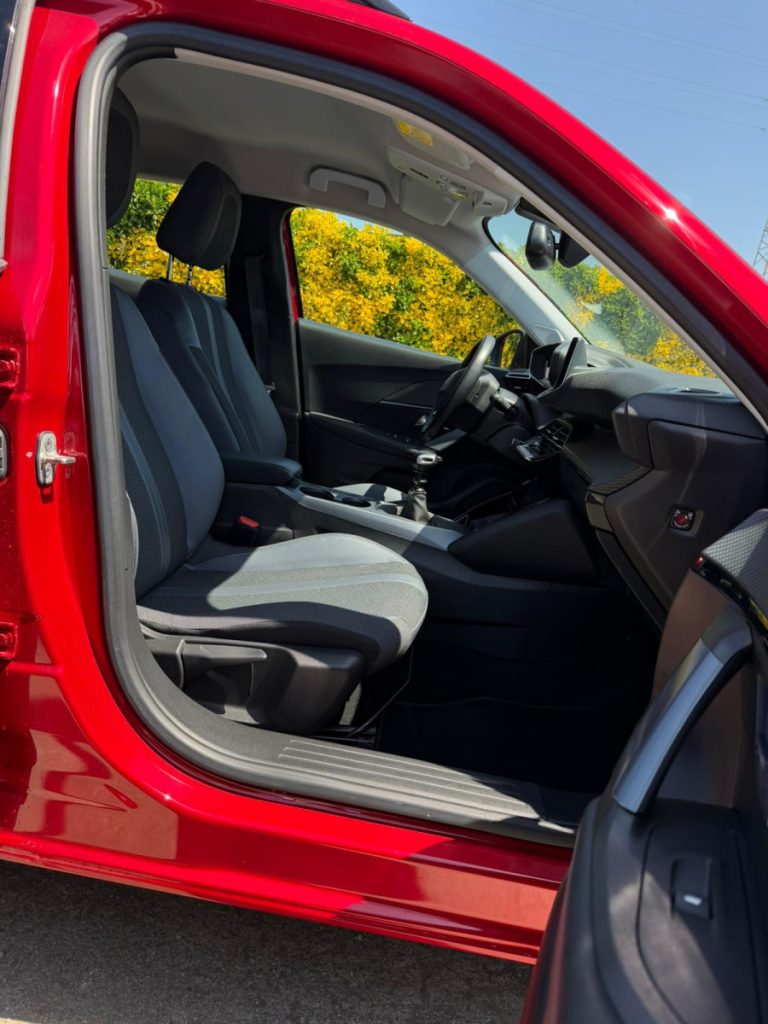 Peugeot 2008 1.2 PureTech / ALLURE – foto 6