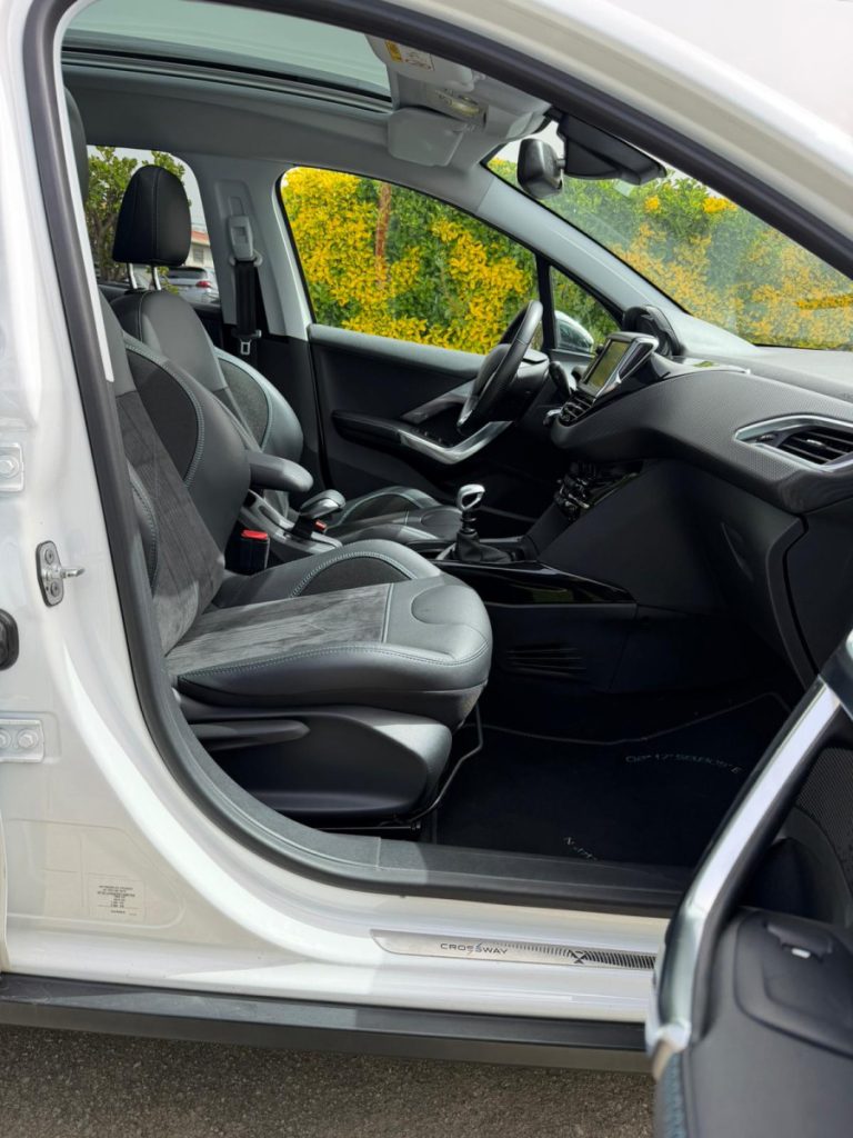 Peugeot 2008 1.2 PureTech /130cv/ CROSSWAY – foto 7