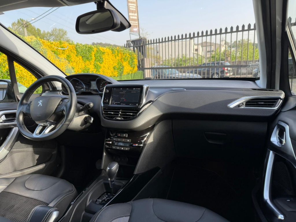Peugeot 2008 1.2 PureTech /130cv/ EAT6 / ALLURE – foto 8
