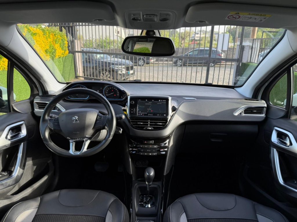 Peugeot 2008 1.2 PureTech /130cv/ EAT6 / ALLURE – foto 9