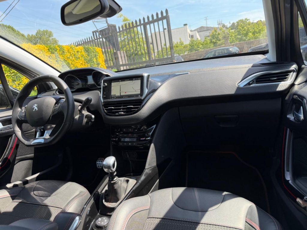 Peugeot 2008 1.2 PureTech /110cv/ GT LINE – foto 10