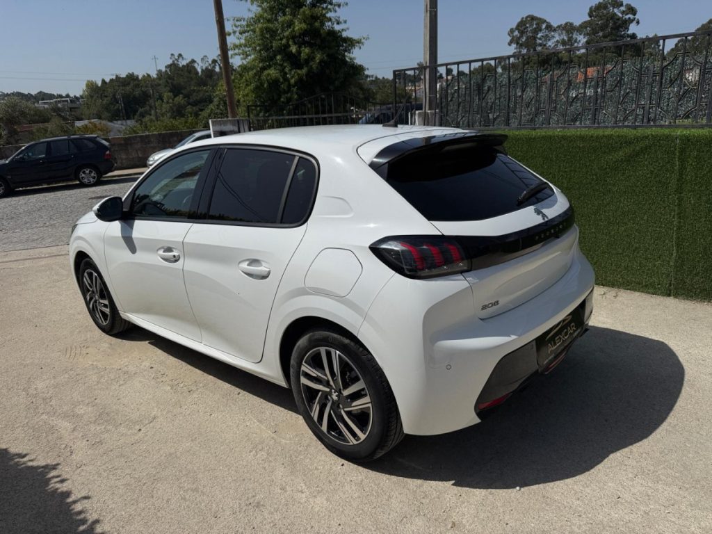 Peugeot 208 1.2 PureTech / ALLURE – foto 4