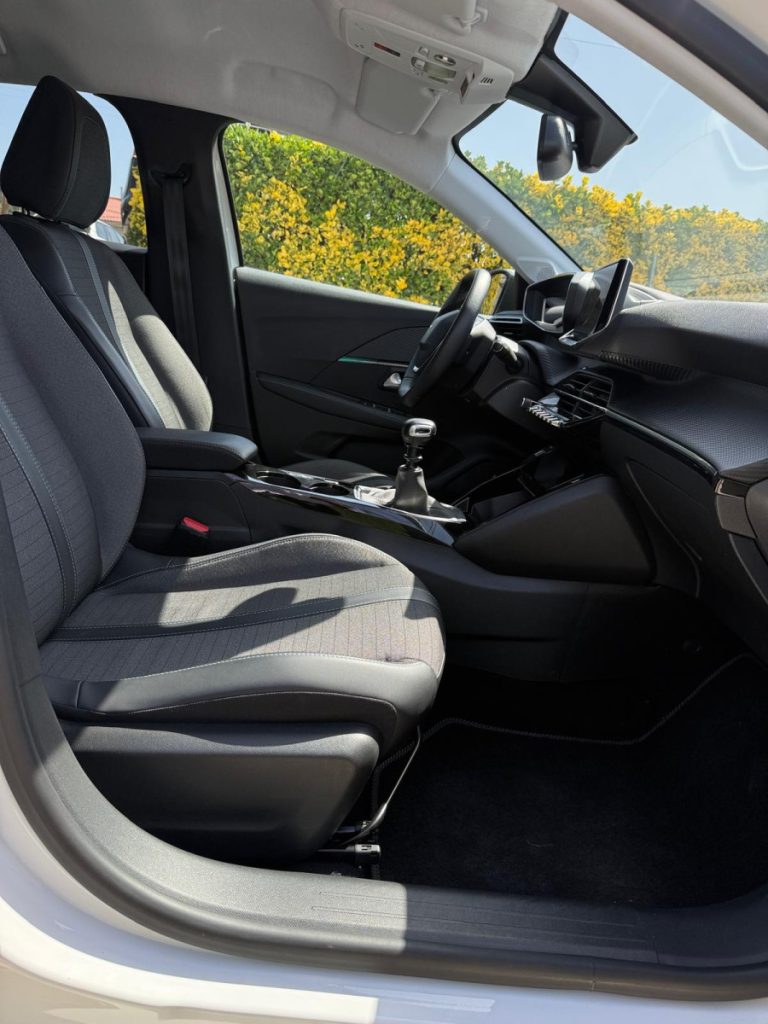 Peugeot 208 1.2 PureTech / ALLURE – foto 7