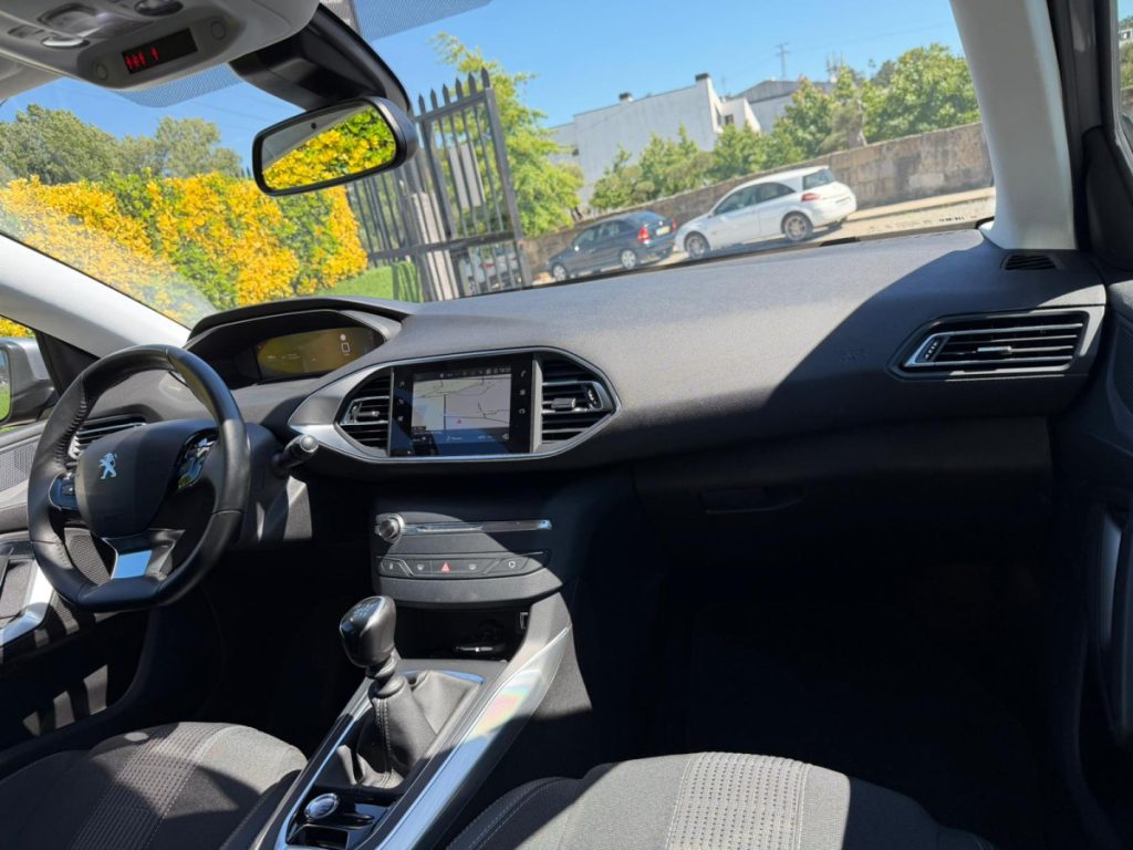 Peugeot 308 1.2 PureTech /130cv/ ALLURE – foto 8